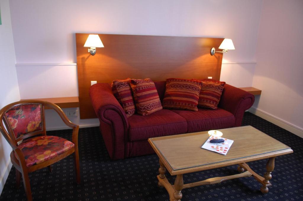 Hotel Restaurant Logis La Palette Wettolsheim Habitación foto